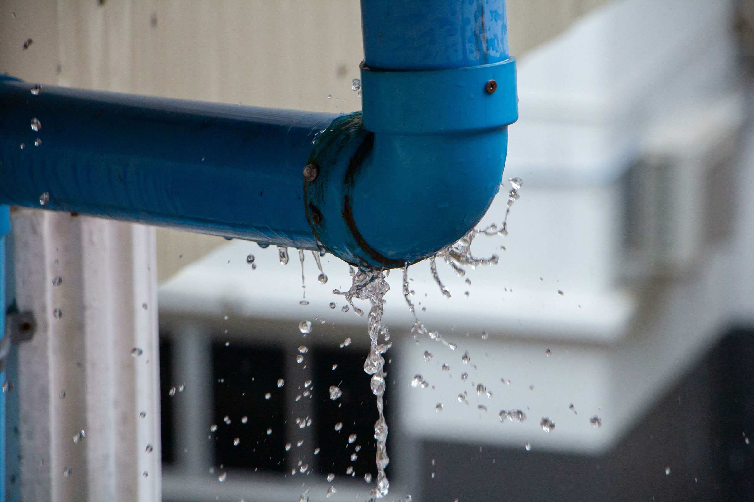 Chute du débit d'eau dans un robinet : causes et solutions